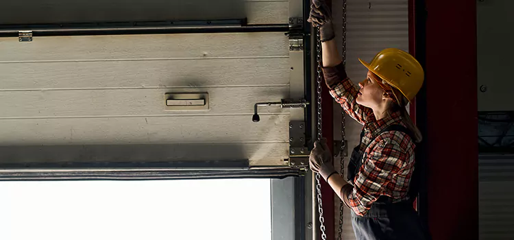 Addressing Common Garage Door Stoppage Issues in Universal City, TX