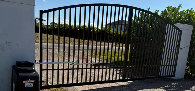 Driveway Fence Repair Universal City